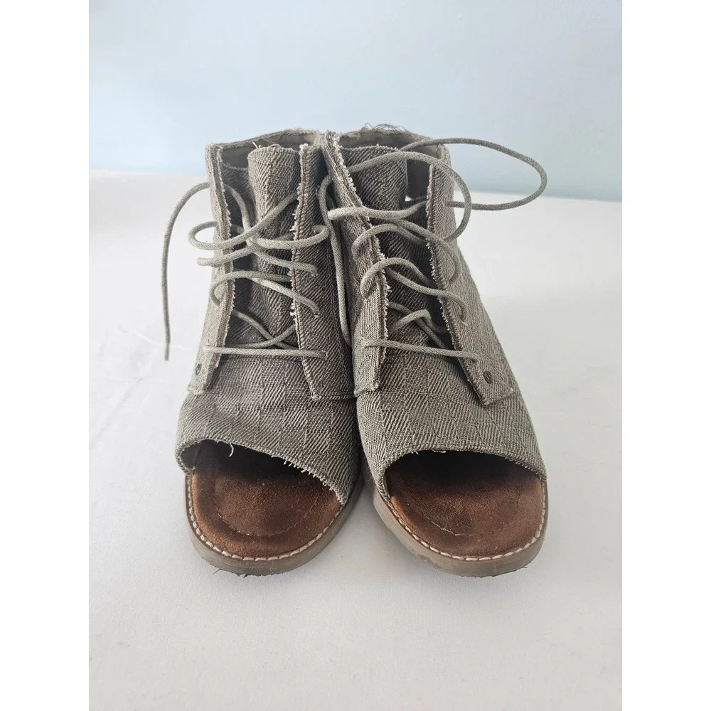 Boho Bearpaw Wedge Sandal Booties Womens 8 Olive Green Lace Up Open Toe Studded